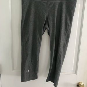 Under armour gray cropped leggings